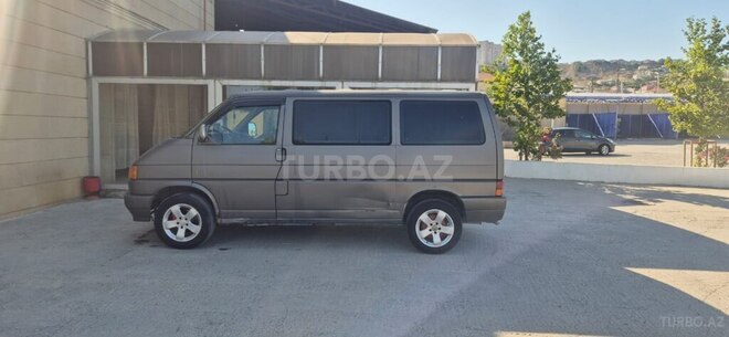 Volkswagen Transporter-5