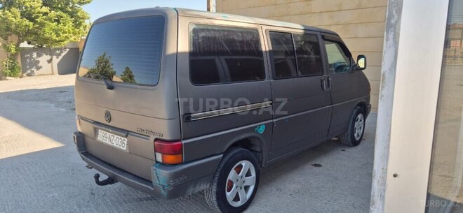 Volkswagen Transporter-6