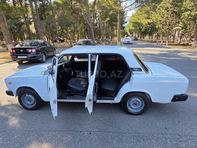 LADA (VAZ) 2107-5