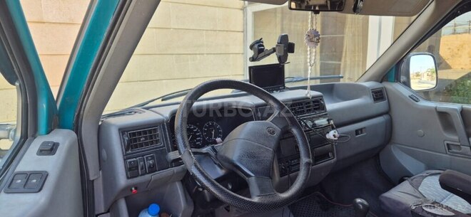 Volkswagen Transporter-10
