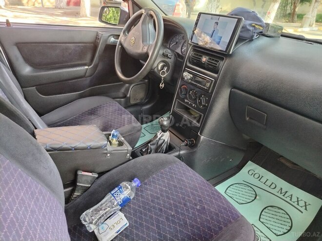 Opel Astra-11