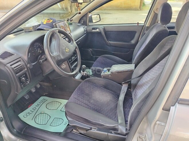 Opel Astra-13
