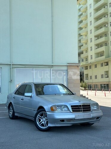 Mercedes C 250-1