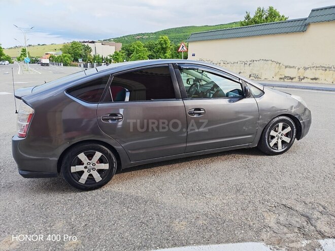 Toyota Prius-2