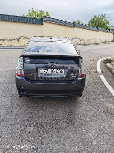 Toyota Prius-4
