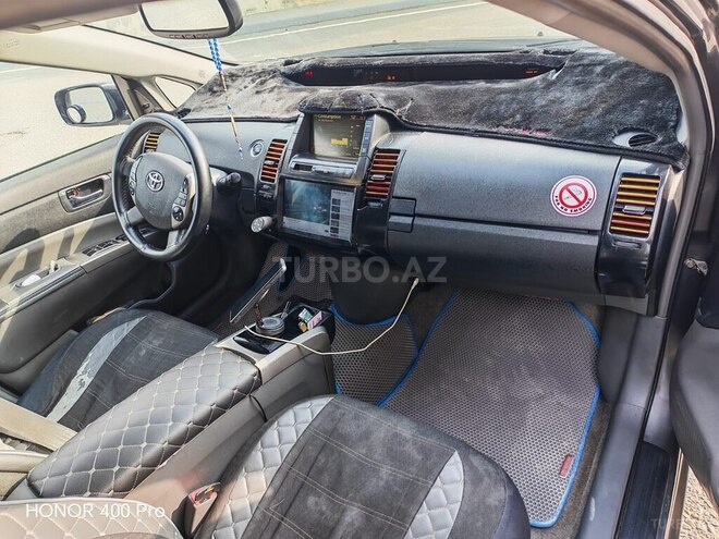 Toyota Prius-5
