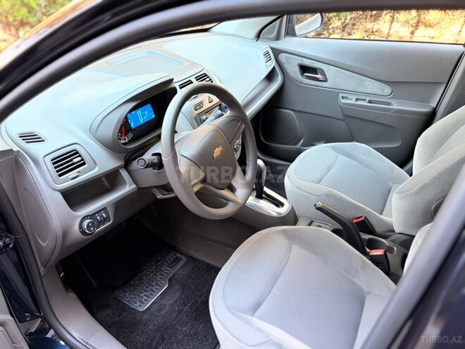 Chevrolet Cobalt-13