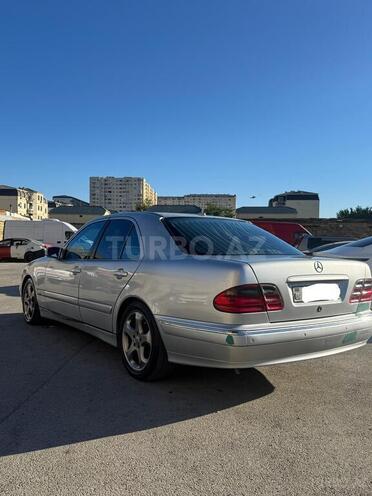 Mercedes E 320-2