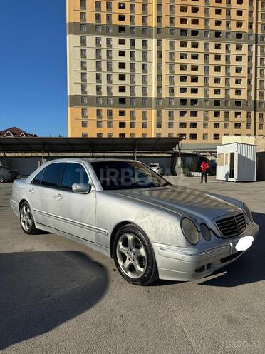 Mercedes E 320-4