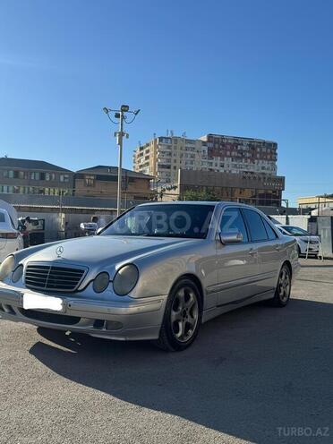 Mercedes E 320-6