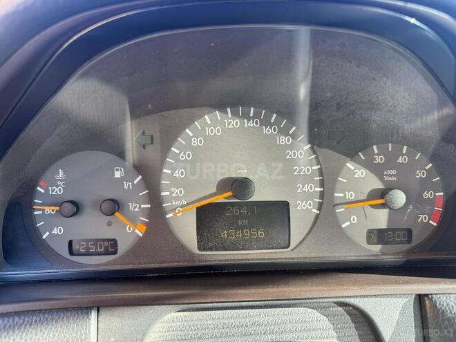 Mercedes E 320-8