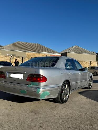 Mercedes E 320-5