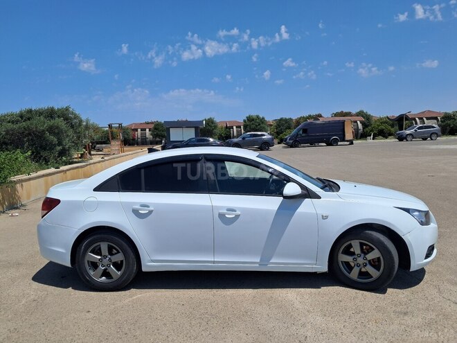 Chevrolet Cruze-10