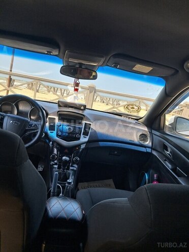 Chevrolet Cruze-13