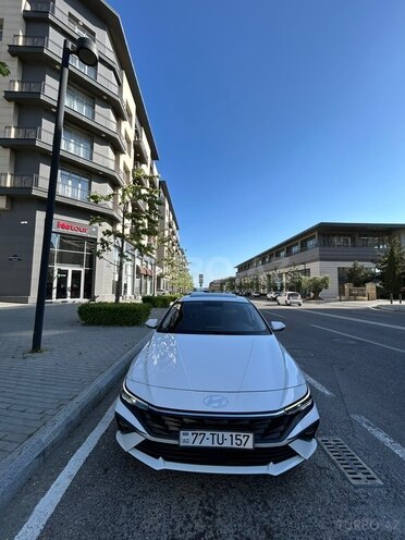 Hyundai Elantra-3