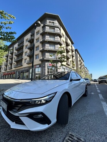 Hyundai Elantra-2