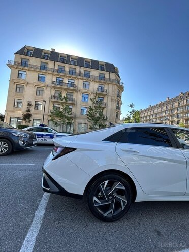 Hyundai Elantra-5