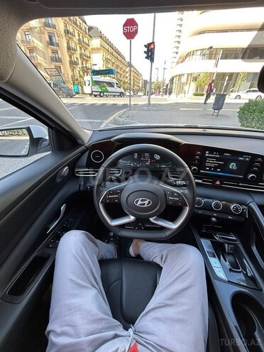 Hyundai Elantra-11