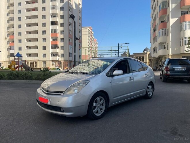 Toyota Prius-5