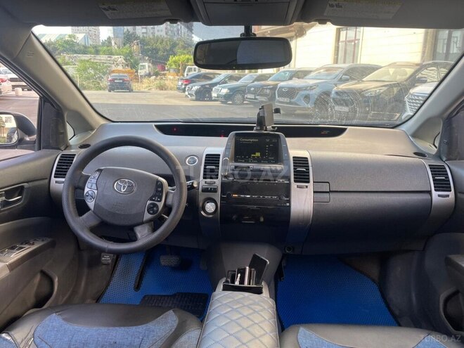 Toyota Prius-11