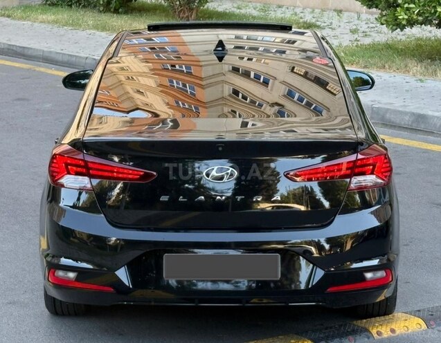 Hyundai Elantra-10