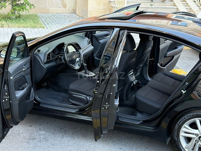 Hyundai Elantra-20