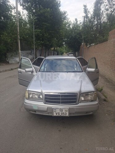 Mercedes C 220-1