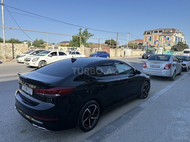 Hyundai Elantra-5