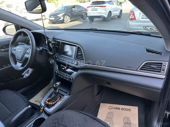 Hyundai Elantra-7