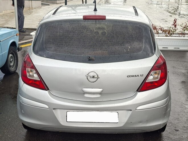 Opel Corsa-2