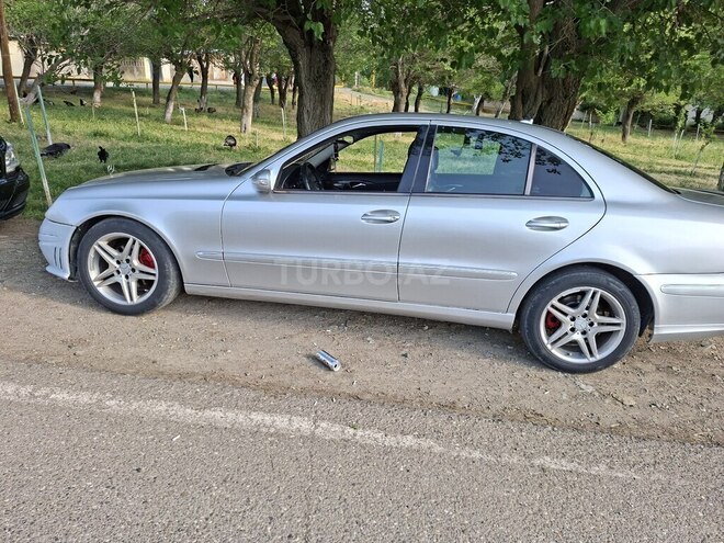 Mercedes E 220-2
