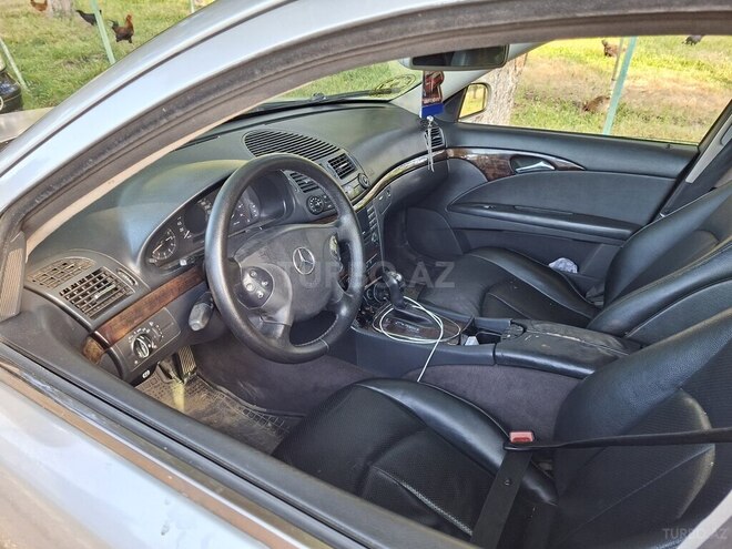 Mercedes E 220-4