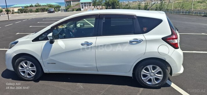 Nissan Note-2