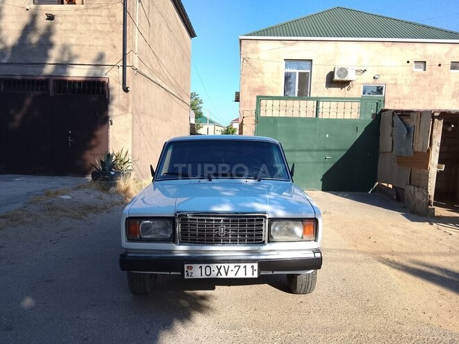 LADA (VAZ) 2107-1