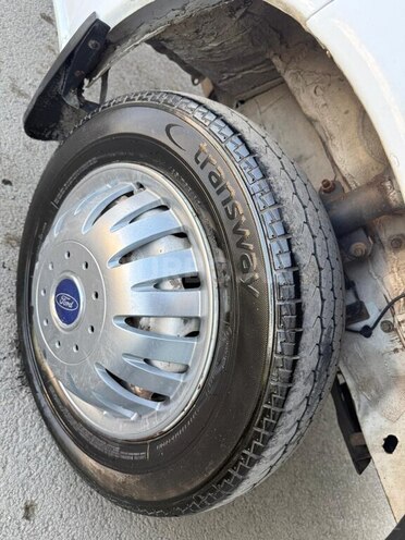 Ford Transit-7