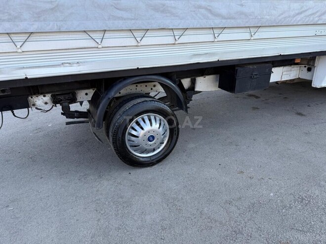 Ford Transit-3