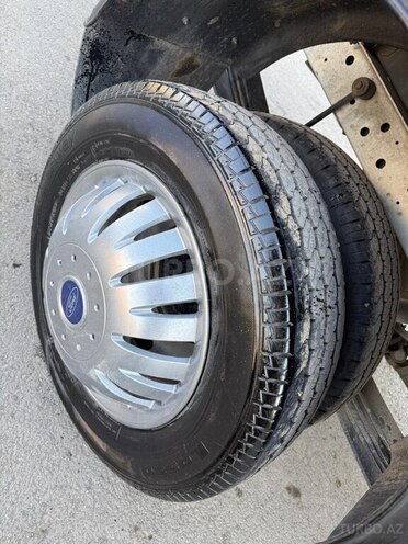 Ford Transit-10