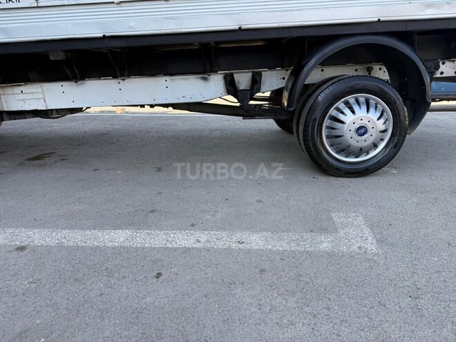 Ford Transit-6