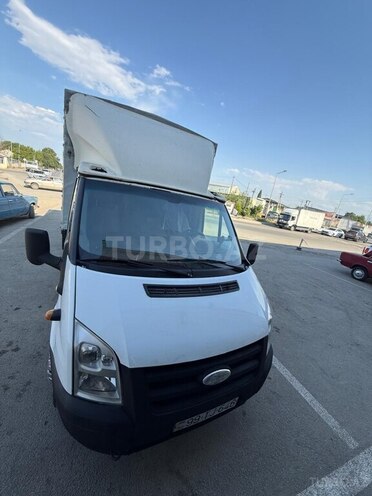 Ford Transit-13