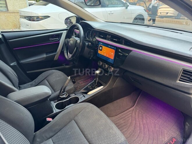 Toyota Corolla-11