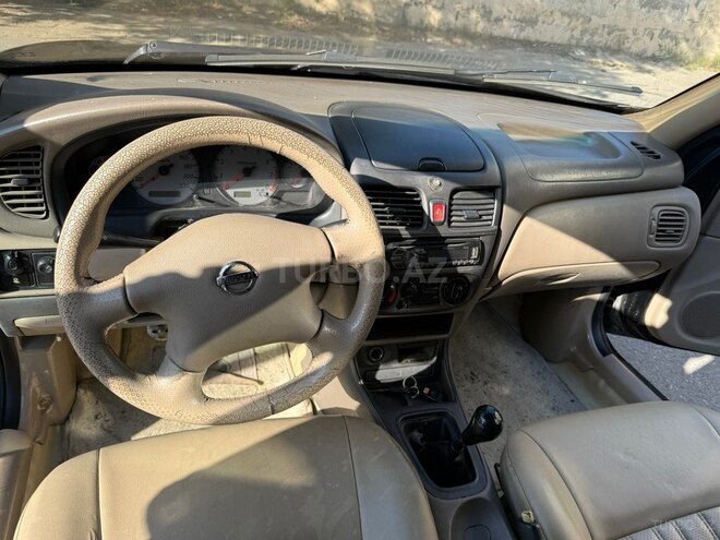 Nissan Sunny-6