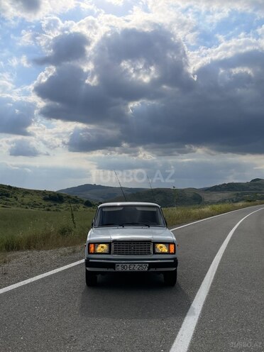 LADA (VAZ) 2107-1