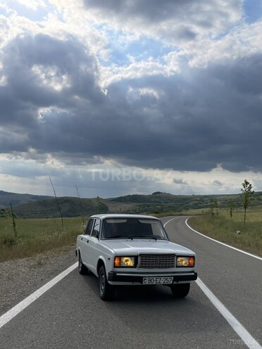 LADA (VAZ) 2107-2