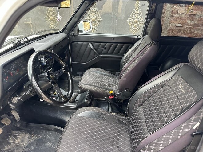 LADA (VAZ) Niva-15