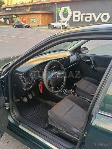 Opel Vectra-11