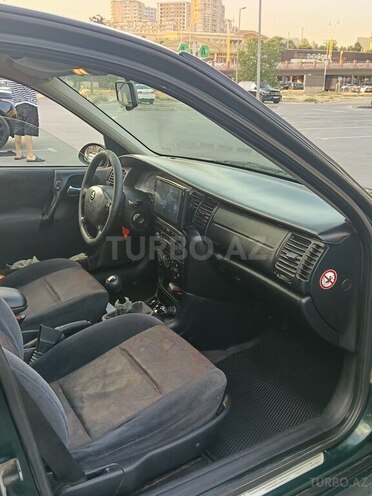 Opel Vectra-12