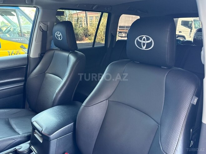 Toyota Land Cruiser Prado-11