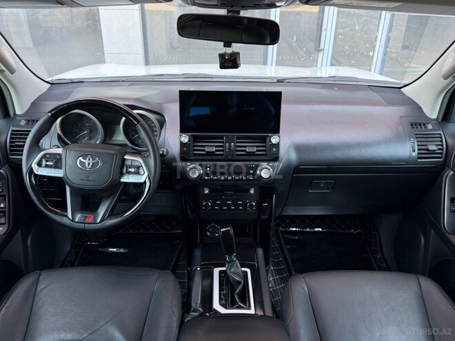 Toyota Land Cruiser Prado-8