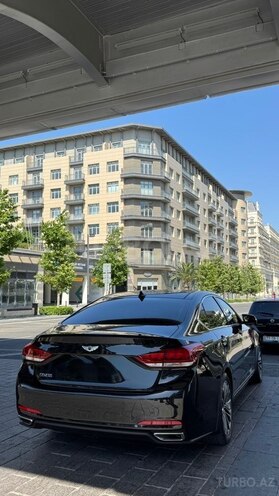 Hyundai Genesis-5