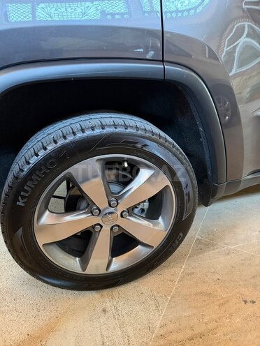 Jeep Grand Cherokee-10